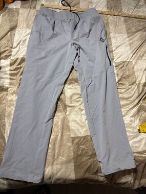 Reebok Light Gray Men's Jogger Pants with Zip Pocket